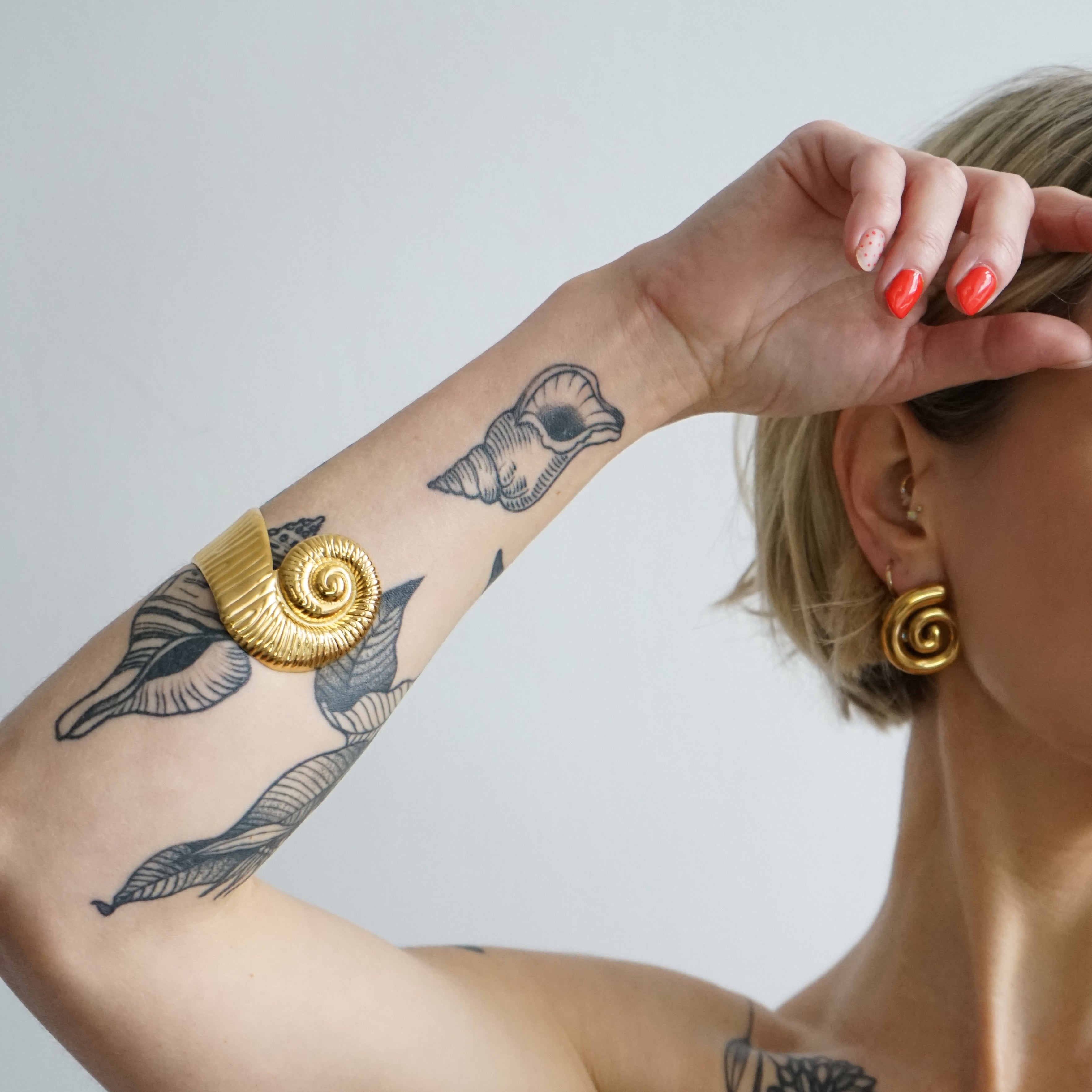 Bold Shell Cuff Aleyna – Smilla Brav